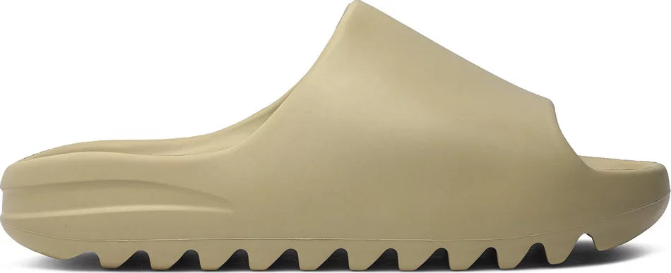 Yeezy Slides 'Desert Sand'