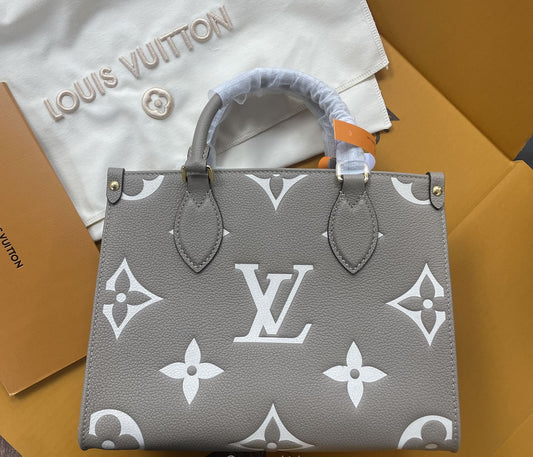 Louis Vuitton Monogram Giant Onthego