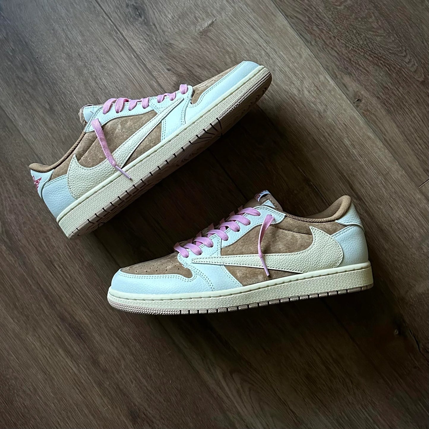 Travis Scott x Air Jordan 1 Low OG SP 'Sail Shy Pink'