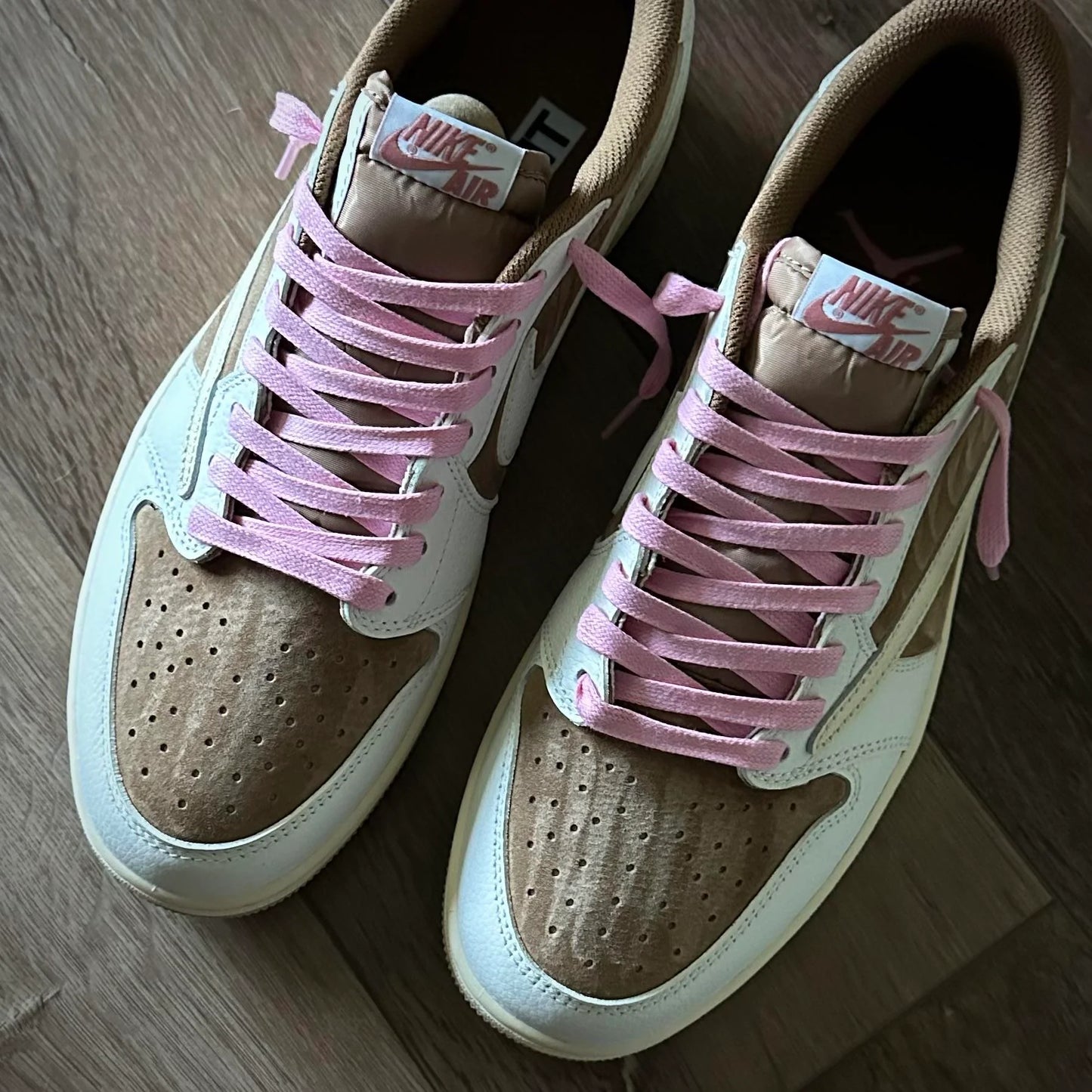 Travis Scott x Air Jordan 1 Low OG SP 'Sail Shy Pink'