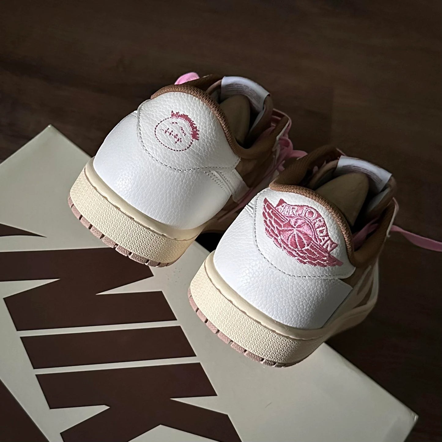 Travis Scott x Air Jordan 1 Low OG SP 'Sail Shy Pink'