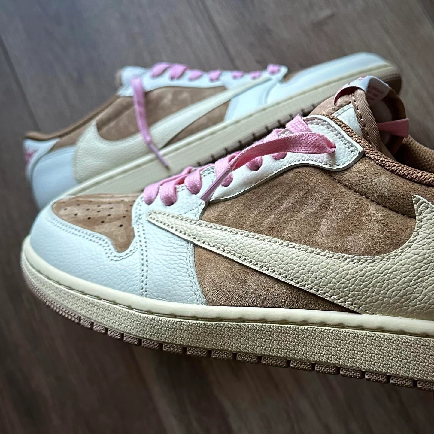 Travis Scott x Air Jordan 1 Low OG SP 'Sail Shy Pink'